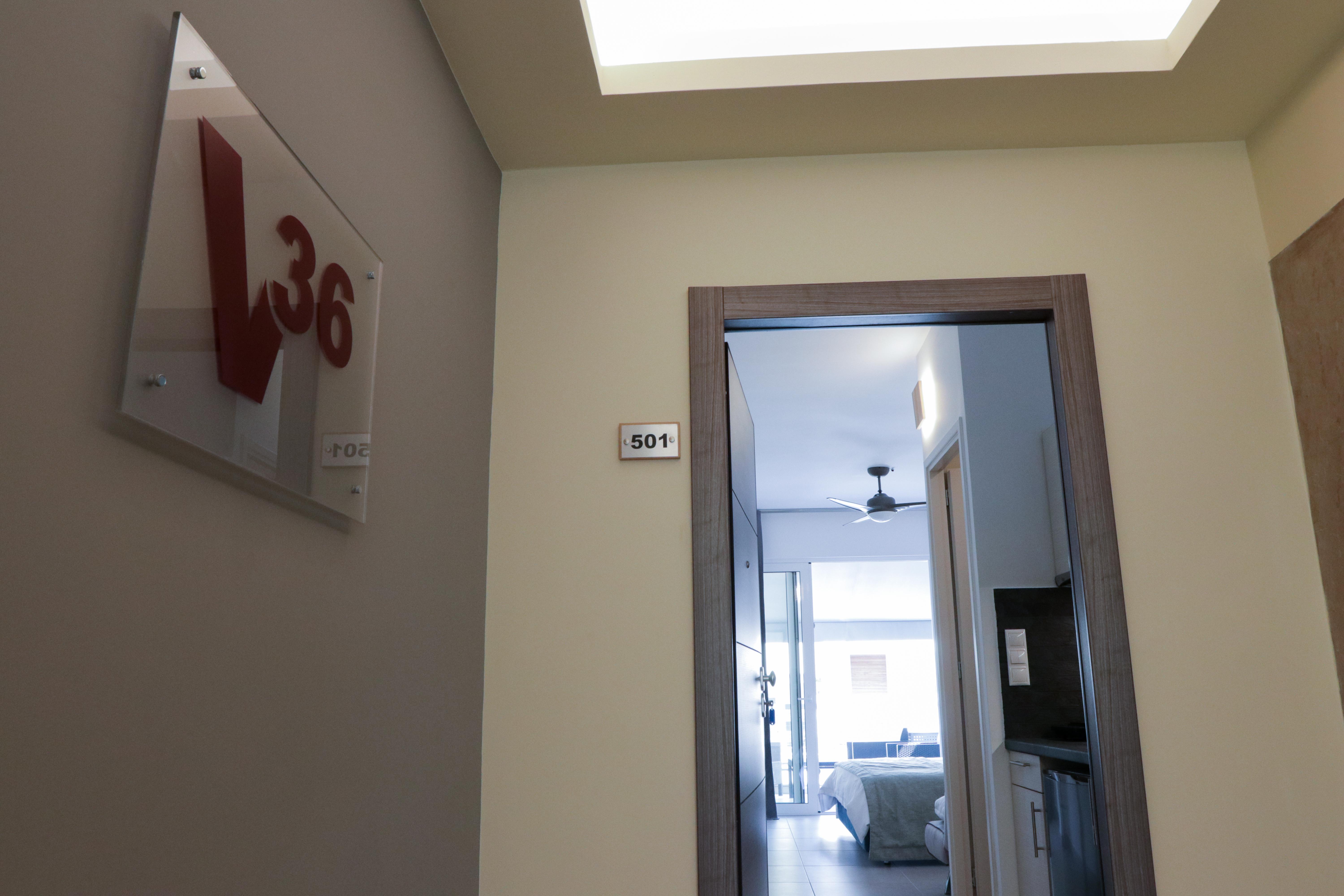 V36 Suites Athena Bagian luar foto