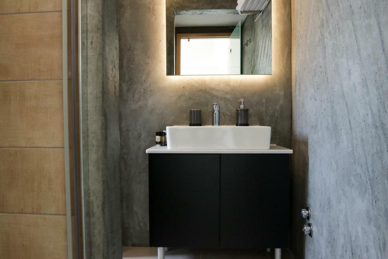 V36 Suites Athena Bagian luar foto