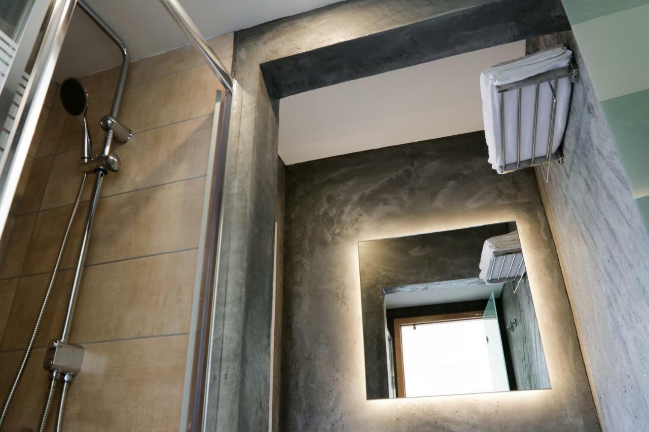 V36 Suites Athena Bagian luar foto